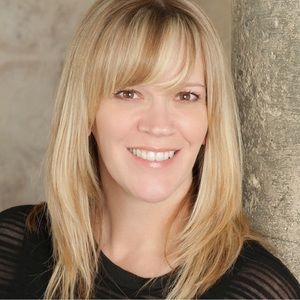 Meet your Posher, Carrie